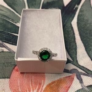 1.33 Ctw Emerald Ring not a real emerald stone